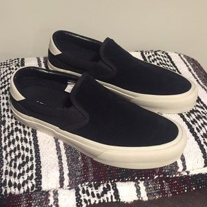 Vans type slip on suede shoes by Straye